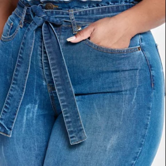 HIGH RISE STRAIGHT LEG JEANS WITH PAPERBAG WAIST - Picture 4 of 5